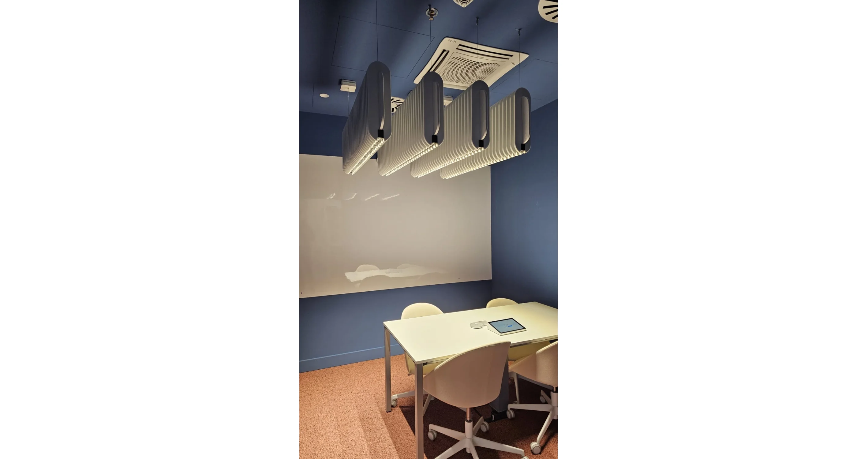 flexxica-grey-fold-acoustic-luminaire-in-meeting-room.jpg