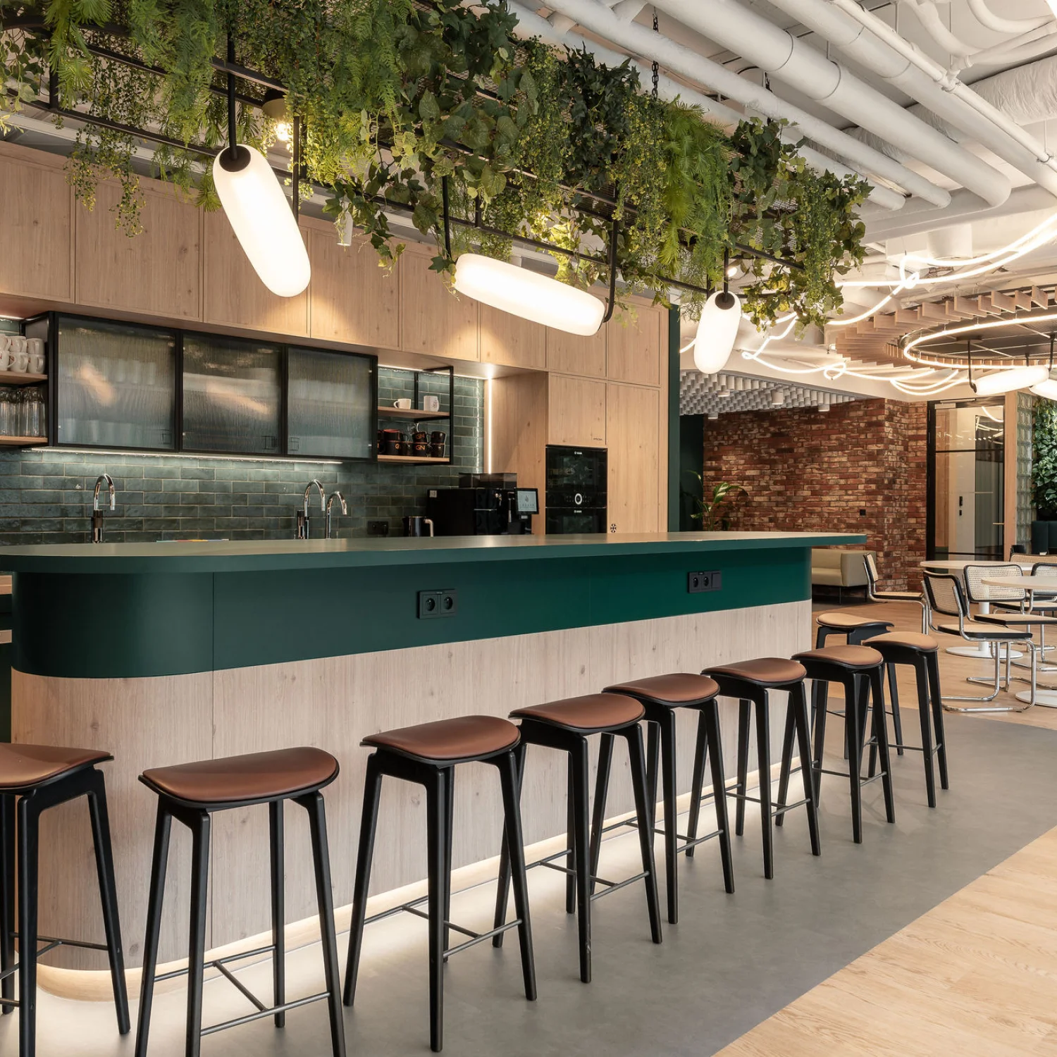 Saski Crescent complex, GN Polska, Warsaw