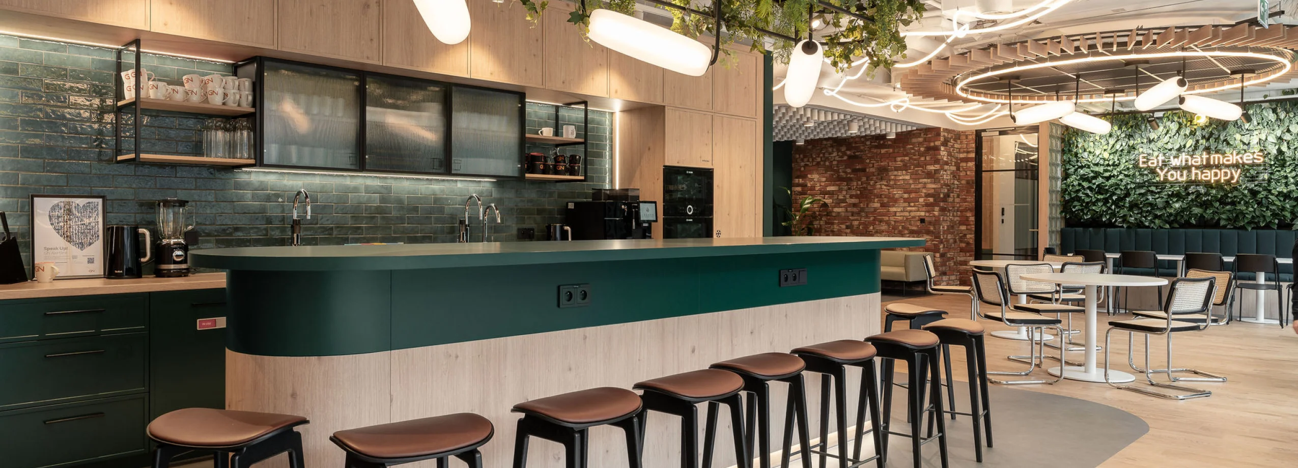 Saski Crescent complex, GN Polska, Warsaw